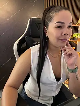 Snapshot of KellyBrooklyn_ chatting on April 11, 2026, 3:38 pm KellyBrooklyn online show from April 11, 2026, 3:38 pm