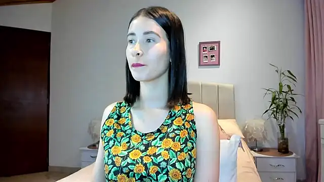 macarena vallejo online show from March 3, 2025, 1:17 am