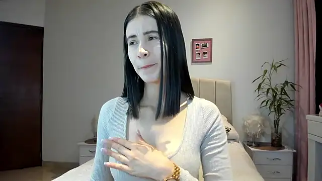 macarena vallejo online show from March 9, 2026, 2:59 am