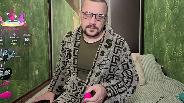 Snapshot of DanielOhCool chatting on September 28, 2025, 6:09 am DanielOhCool online show from September 28, 2025, 6:09 am