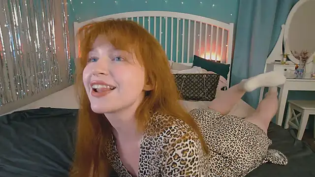 Snapshot of GingerArin chatting on June 1, 2026, 1:22 pm GingerArin online show from June 1, 2026, 1:22 pm