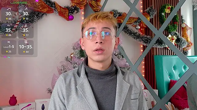 Chris Bennett online show from December 5, 2025, 1:43 pm