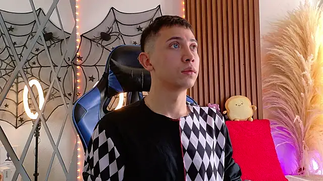 Chris Bennett online show from October 9, 2025, 1:00 pm