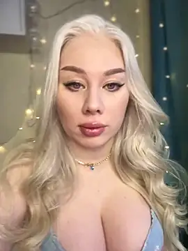 LaraHollywood online show from March 2, 2025, 3:02 am