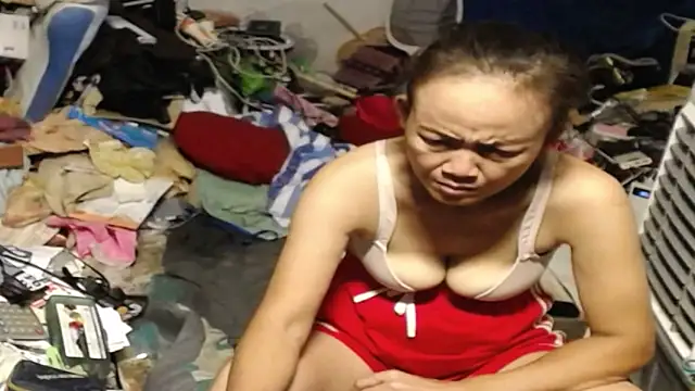 1CuteAndSexy69 online show from June 26, 2026, 1:06 pm
