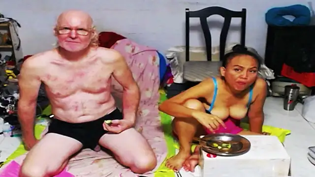 1CuteAndSexy69 online show from March 7, 2025, 2:12 pm