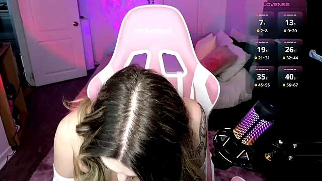 queenxlexy online show from January 6, 2025, 6:52 pm