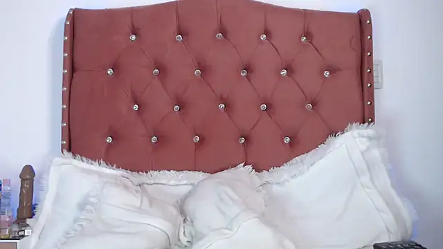 karla bigarango online show from March 22, 2025, 2:16 am