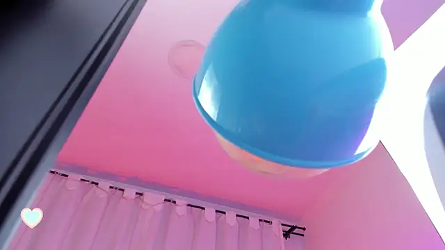 rosseblondee online show from October 9, 2025, 8:53 pm