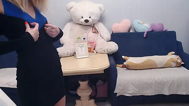 night is dark online show from September 30, 2025, 2:01 pm