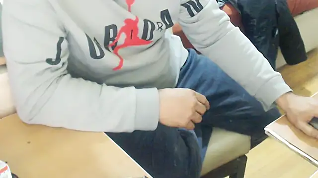 Snapshot of LiONTURK chatting on October 4, 2025, 6:20 pm LiONTURK online show from October 4, 2025, 6:20 pm