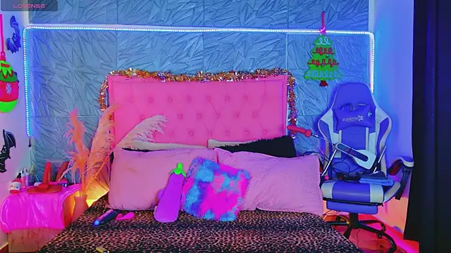 macasweet online show from December 18, 2025, 10:35 pm