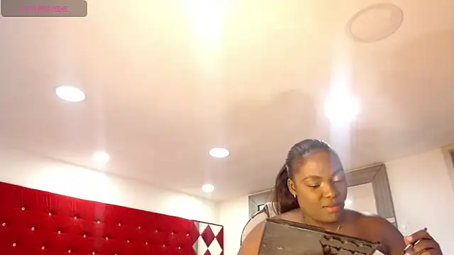 TamyJhonson online show from October 31, 2025, 12:46 pm