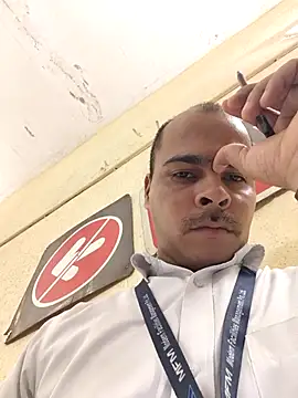 Vickyrajput009 online show from April 24, 2026, 1:57 pm