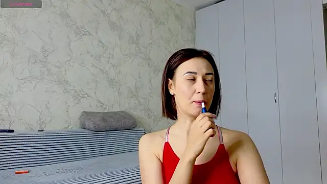 sweeetgirls2021 online show from February 28, 2026, 2:33 am