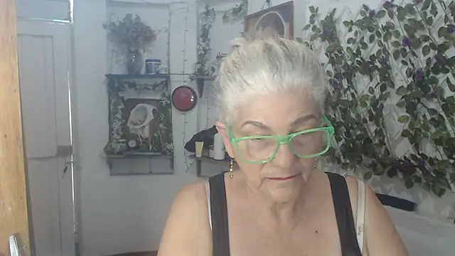 Snapshot of FunnyGrandma chatting on July 29, 2026, 6:29 pm FunnyGrandma online show from July 29, 2026, 6:29 pm