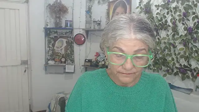 FunnyGrandma online show from March 31, 2026, 11:40 pm