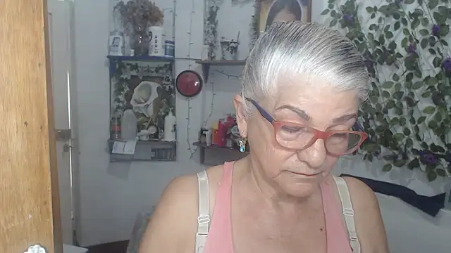 Snapshot of FunnyGrandma chatting on May 22, 2026, 5:00 pm FunnyGrandma online show from May 22, 2026, 5:00 pm