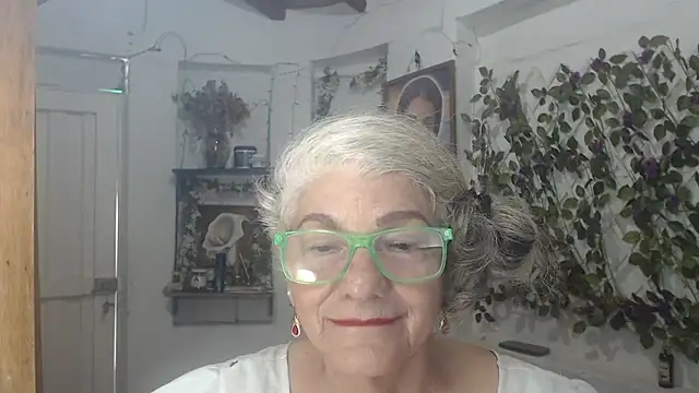 Snapshot of FunnyGrandma chatting on July 7, 2026, 8:23 pm FunnyGrandma online show from July 7, 2026, 8:23 pm