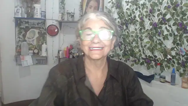 Snapshot of FunnyGrandma chatting on May 18, 2026, 12:00 am FunnyGrandma online show from May 18, 2026, 12:00 am