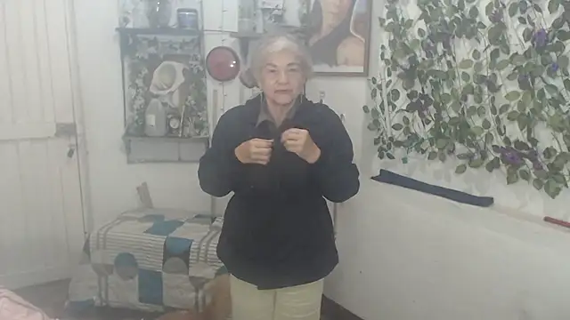 FunnyGrandma online show from February 25, 2026, 12:22 am