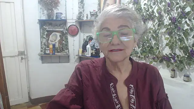 Snapshot of FunnyGrandma chatting on July 6, 2026, 12:28 am FunnyGrandma online show from July 6, 2026, 12:28 am