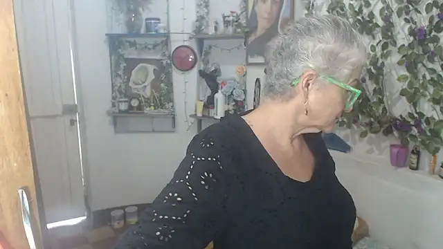 Snapshot of FunnyGrandma chatting on July 12, 2026, 8:20 pm FunnyGrandma online show from July 12, 2026, 8:20 pm