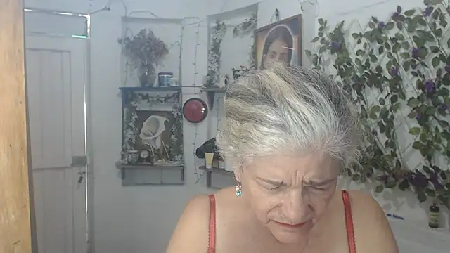 Snapshot of FunnyGrandma chatting on July 18, 2026, 8:17 pm FunnyGrandma online show from July 18, 2026, 8:17 pm