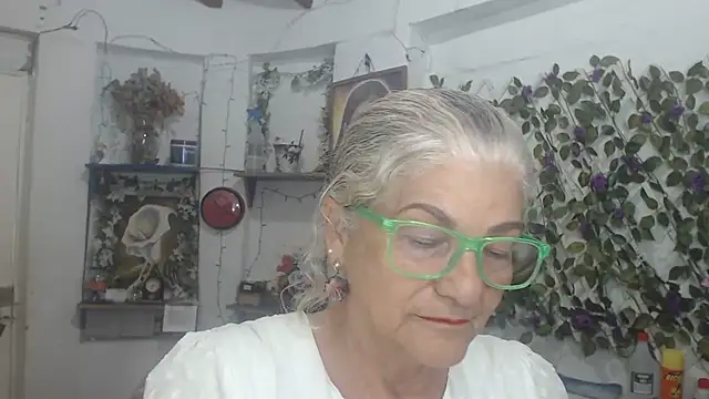 FunnyGrandma online show from April 3, 2026, 9:21 pm