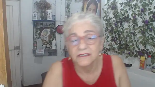 Snapshot of FunnyGrandma chatting on May 7, 2026, 2:05 am FunnyGrandma online show from May 7, 2026, 2:05 am