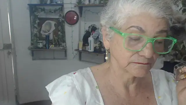 Snapshot of FunnyGrandma chatting on July 8, 2026, 6:30 pm FunnyGrandma online show from July 8, 2026, 6:30 pm