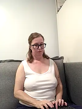 SweetandNaughty1 online show from November 4, 2025, 8:01 pm