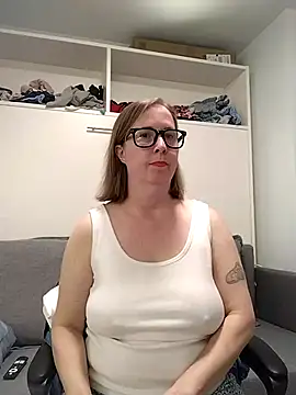 SweetandNaughty1 online show from January 7, 2026, 7:19 pm