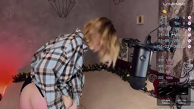 Snapshot of Your_Sweet_Lilu chatting on December 24, 2024, 8:05 pm Your Sweet Lilu online show from December 24, 2024, 8:05 pm