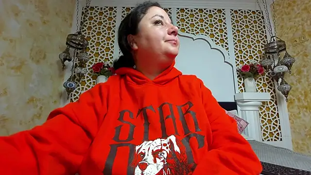 AleshaArabian online show from October 15, 2025, 2:32 am