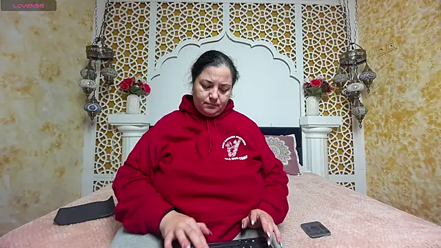 AleshaArabian online show from March 19, 2025, 3:41 am