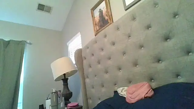 Snapshot of Rhodesxox chatting on June 16, 2026, 11:27 pm Rhodesxox online show from June 16, 2026, 11:27 pm