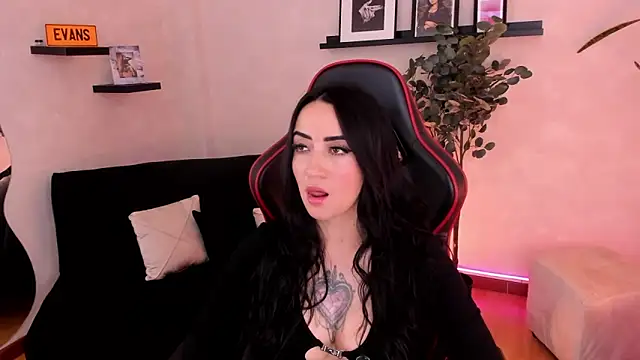 EmmyEvans1 online show from November 10, 2025, 7:41 pm