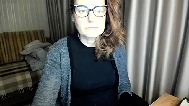 lauraoven online show from February 18, 2026, 5:42 pm