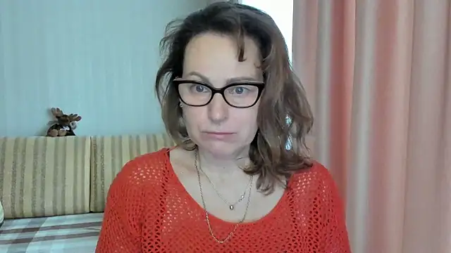 lauraoven online show from March 3, 2025, 7:35 am