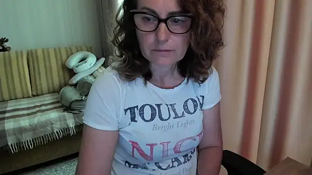 lauraoven online show from June 10, 2026, 7:20 am
