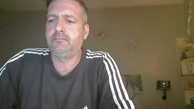 Snapshot of matrikes1 chatting on May 11, 2026, 4:04 pm matrikes1 online show from May 11, 2026, 4:04 pm