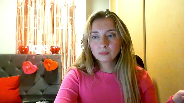 SusanCurt online show from February 11, 2026, 7:03 pm