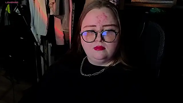 EMMA  CONNOR online show from October 12, 2025, 12:12 am