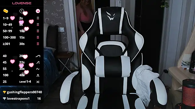 Snapshot of Mini_Mo chatting on February 25, 2025, 11:32 am Mini Mo online show from February 25, 2025, 11:32 am