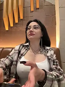 Snapshot of Wet__Bunny chatting on September 20, 2025, 6:29 am Wet Bunny online show from September 20, 2025, 6:29 am