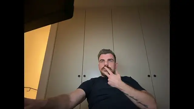 mrbigballs online show from December 2, 2025, 8:21 pm