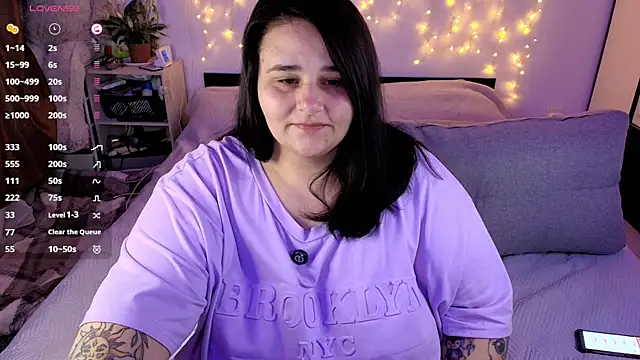 naughtykiss online show from April 8, 2026, 4:14 am