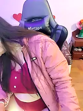 esmeralda milf online show from February 25, 2026, 8:19 pm