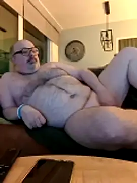 Bibear197511 online show from October 28, 2025, 6:40 pm